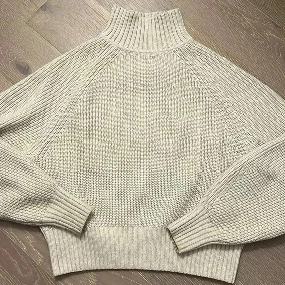 H&M Ribbed Turtleneck Sweater - Picture 2 of 6